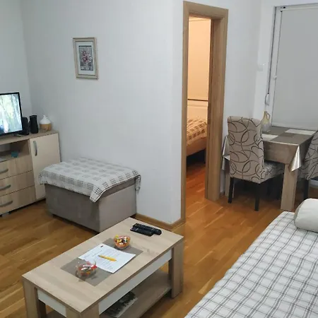 Apartman Vanja * פודגוריצה